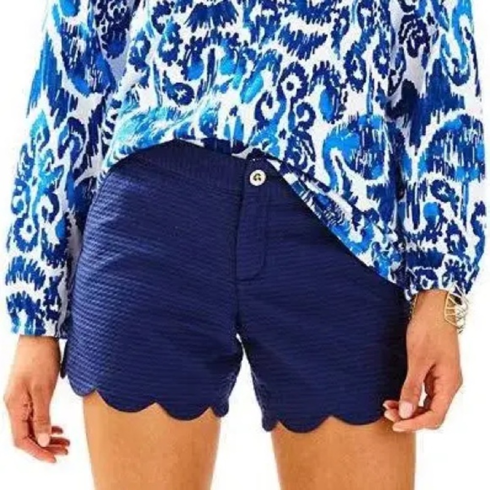 Lilly Pulitzer Buttercup Short in Navy Blue